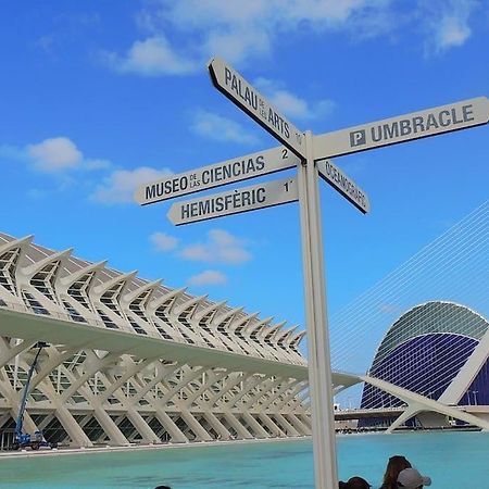 Valencia Las Artes Y Ciencias + Garaje + Netflix Exterior photo